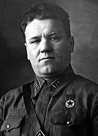 Командир 222й сд полковник ТЯ Новиков 110я СД в это время вела бой на - фото 11