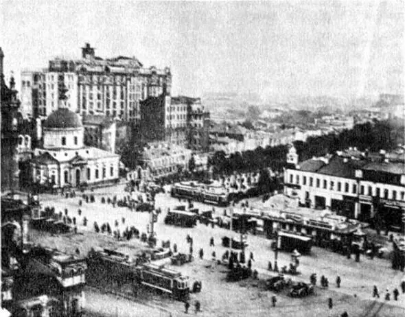 Москва Страстная площадь 20е годы Фото Н Петрова Он чувствовал себя - фото 5