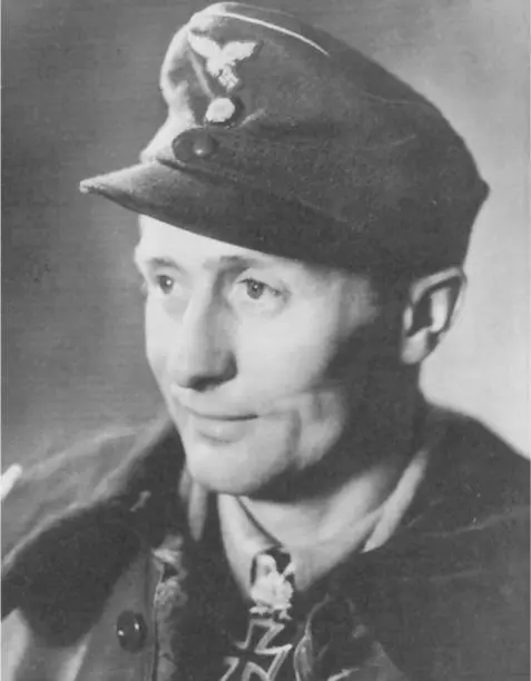 Oberst Johannes Steinhoff flew with JG26 JG52 JG77 JG7 and JV44 and - фото 36