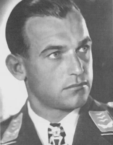 Oberstleutnant Heinrich Bär shot down 223 aircraft with 16 confirmed in the Me - фото 40