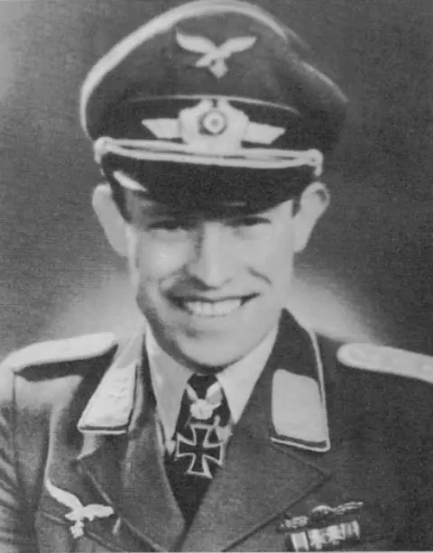 Major Heinrich Ehrler scored 208 victories 8 in the Me 262 and received the - фото 41