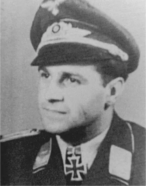 Hauptmann Franz Shall scored 16 kills in the Me 262 for a wartime total of 133 - фото 45