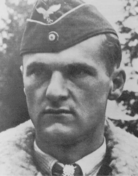 Oberst Günther Lützow flew in the Spanish Civil War and by the time of his - фото 46