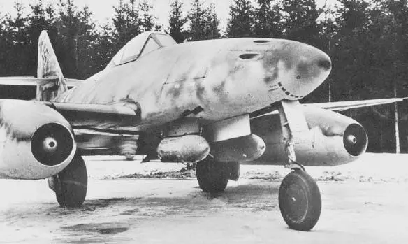 The Me 262 in the bombcarrying configuration Every pilot dreaded the idea of - фото 51