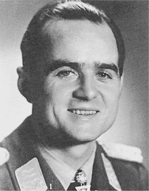 Major Wolfgang Späte scored ninetynine confirmed victories with JG54 JG400 - фото 58