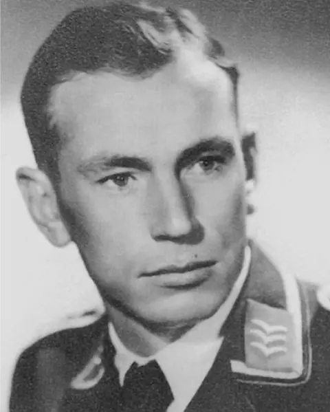 Oberfeldwebel Hermann Buchner started the war as a fighter and later was a - фото 62