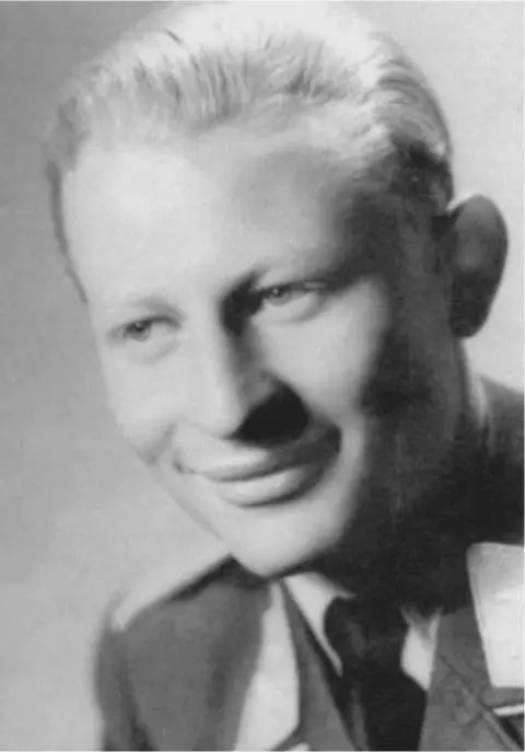 Leutnant Jorg Czypionka spent most of the war as an instructor pilot before - фото 78