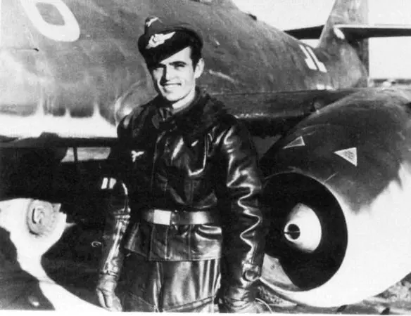 Oberfeldwebel Helmut Baudach flew jets with Kommando Nowotny and later JG7 - фото 81