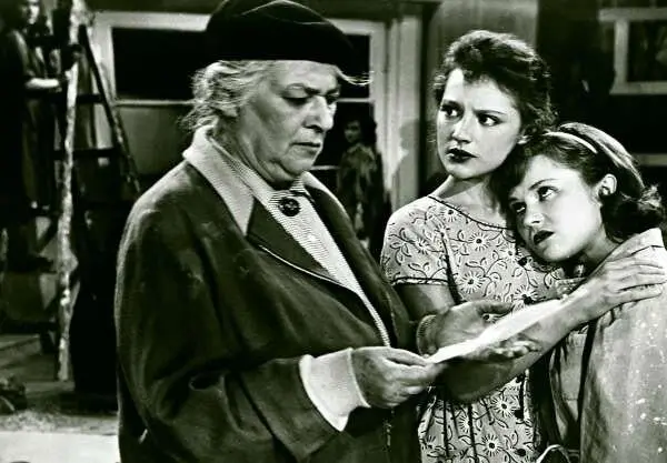 Кадр из кинофильма Осторожно бабушка 1961 год Ленфильм режиссер Надежда - фото 6