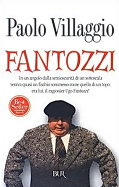 Paolo Villaggio Fantozzi обложка книги