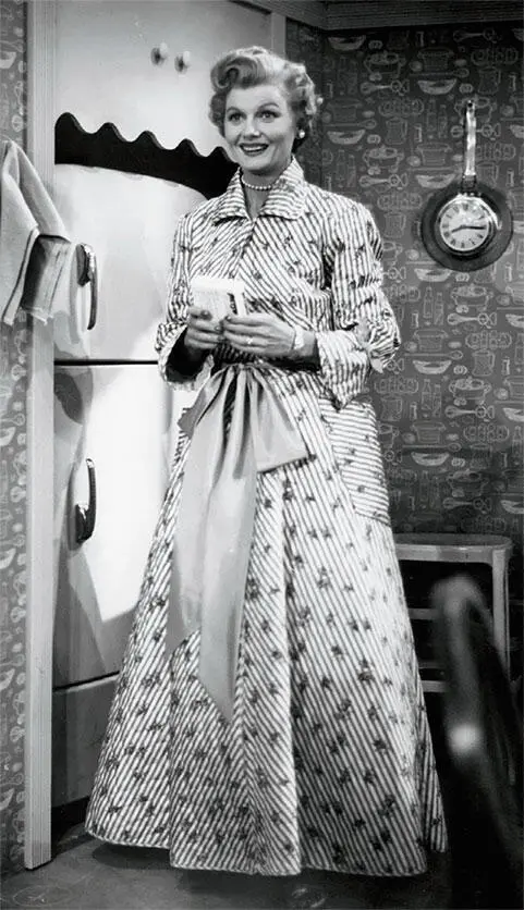 Барбара Биллингсли играя Джун Кливер в 1950х годах была олицетворением - фото 76