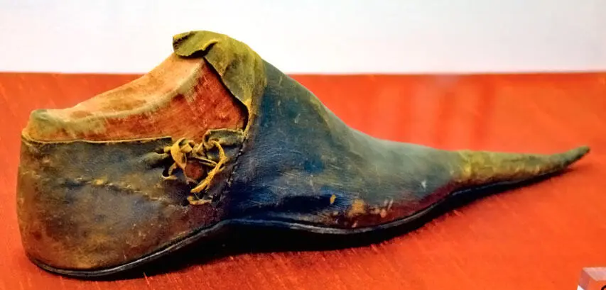 Пулен Испания 15 век Хотя высота каблука длина передней части и форма носа - фото 145