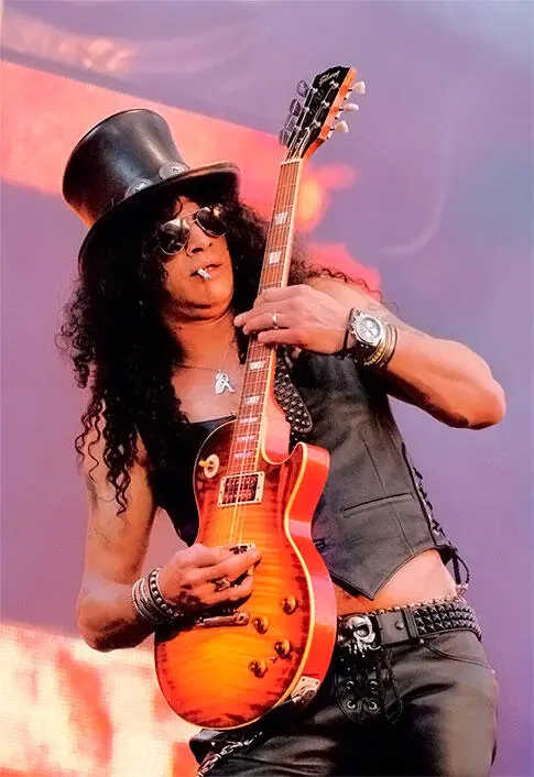 Выступление Слэша из Ганз эн Роузис в цилиндре 2005 год Рональд Рейган в - фото 185