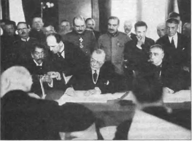 Подписание Бухарестского мирного договора 7 мая 1918 г между Румынией и - фото 175