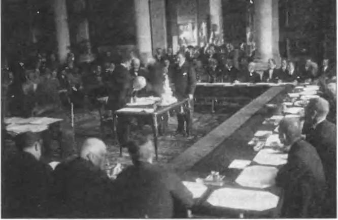 Церемония подписания Севрского мирного договора 10 августа 1920 г Все - фото 195