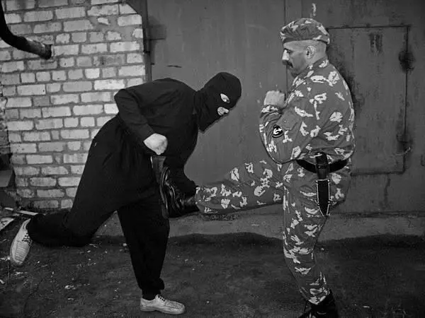 д УДАР СТОПОЙ НАЗАД Этот удар проводится тогда когда противник пытается - фото 488