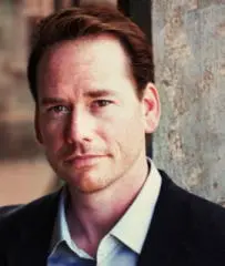 Michael Siemsen lives in Northern California with his wife three kids dog - фото 2