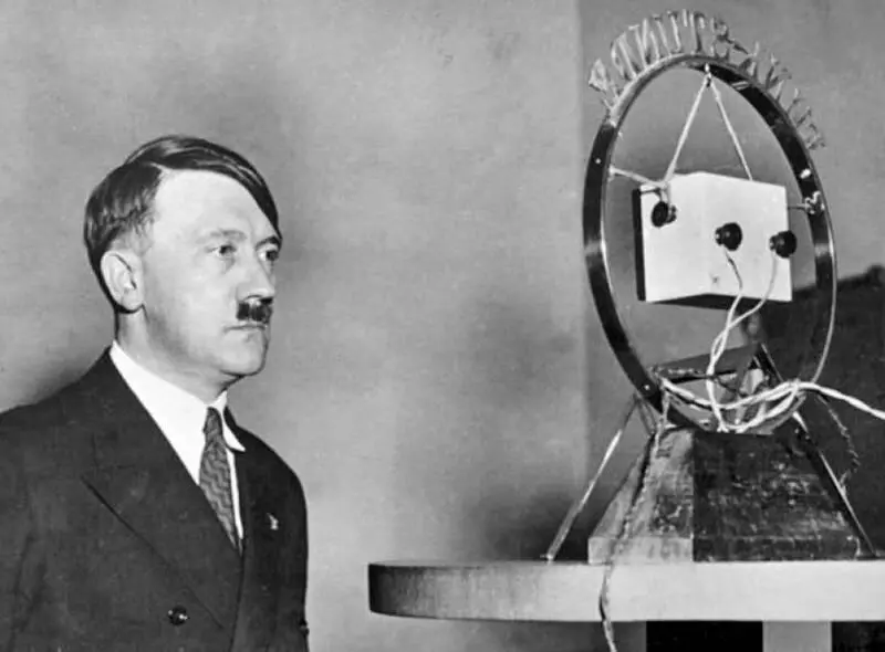 Речь Гитлера 1 февраля 1933 г Bundesarchiv Bild 18319870703506 - фото 18