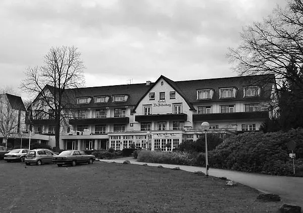Отель Бильдерберг где в 1954 г был основан клуб В 1956 г актив клуба - фото 100