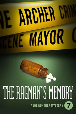 Archer Mayor The Ragman's memory обложка книги