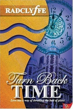 Radclyffe Turn Back Time обложка книги