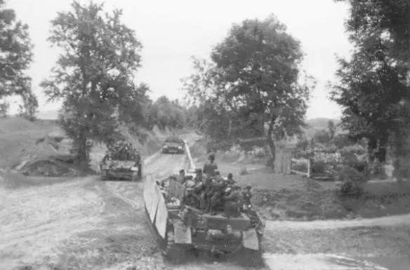 A column of medium tanks PzKpfw IVs Sd Kfz 1611 1 2 The Battles on - фото 23