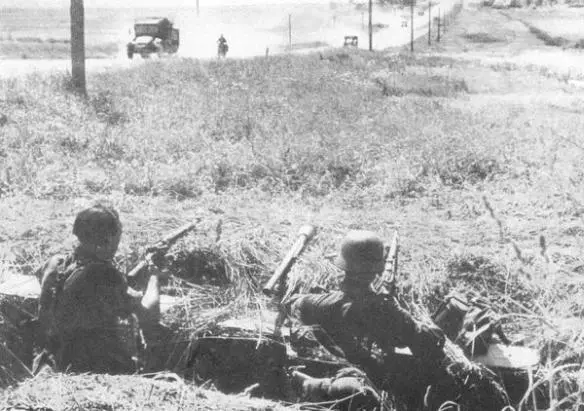 Forward at the frontline German fixed positions at the furthermost point along - фото 49