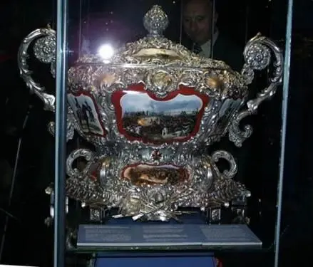 Гвардейская супница Чарки сделанные в виде гусарских киверов и в - фото 47