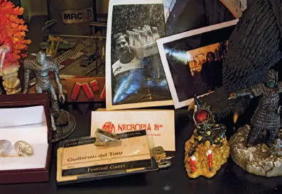 A business card from del Toros special effects company Necropia SA de CV - фото 22