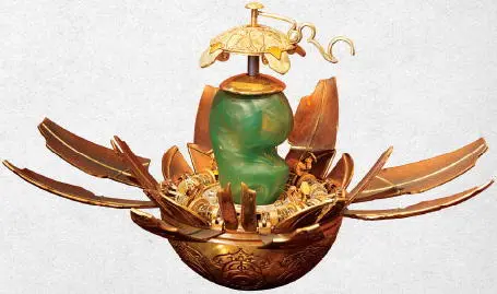 The golden grenade housing the bean that gives rise to the elemental in Hellboy - фото 40