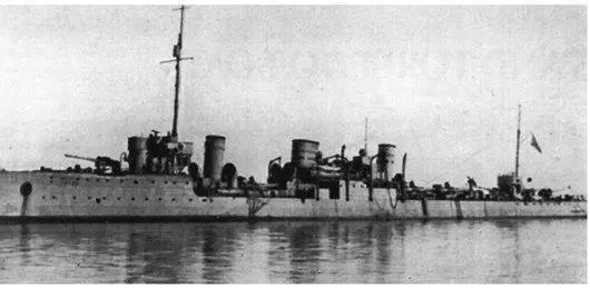 The Russian destroyer Grom The V100 and other large German torpedoboats were - фото 23