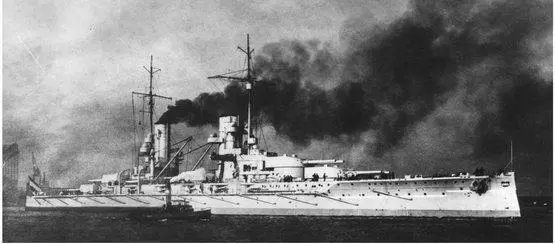 The German battleship Grosser Kurfürst just after completion in 1914 The - фото 35