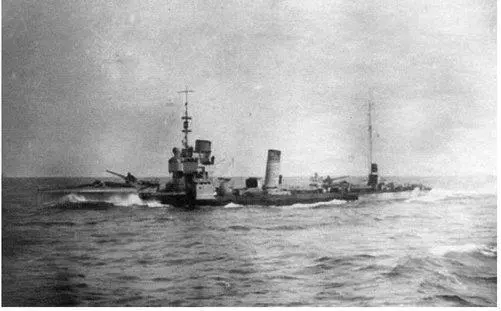 The German torpedoboat S64 S64 scuttled after striking a mine near Kumora - фото 55
