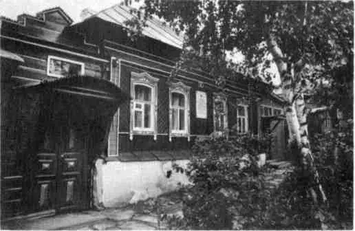 Дом в г Златоусте где жил Виктор Гепп Памятник борцам за свободу на - фото 15