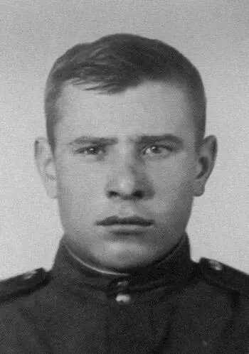 Лев Яшин солдат внутренних войск 1948 г После тренировки В тушинской - фото 7