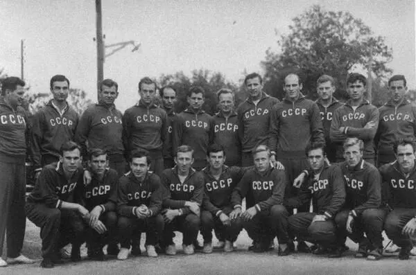 Сборная СССР победитель первого в истории Кубка Европы 1960 г С будущей - фото 23