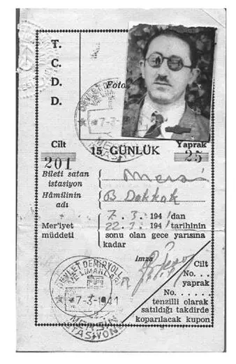 Early the next morning Dakak travelled in a horsedrawn carriage to the train - фото 16