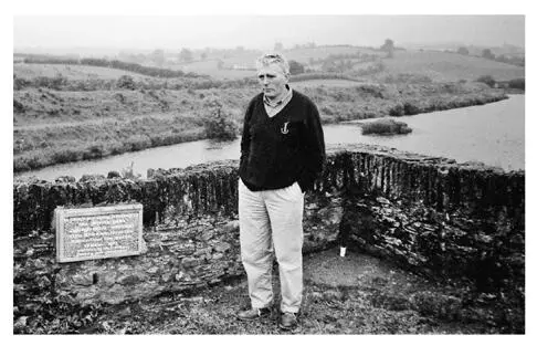 It was another foggy day and the views up and down the river were of blurred - фото 25