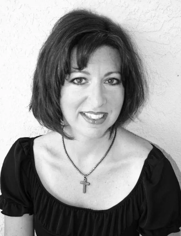 Photo 2012 Melinda Hanks Heather Burch writes fulltime and lives near the - фото 1