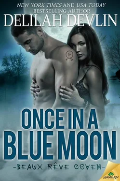 Delilah Devlin Once in a Blue Moon обложка книги