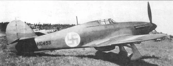 Финский Харрикейн НС453 из LLv 28 лето 1940 года Видна закрашенная польская - фото 82