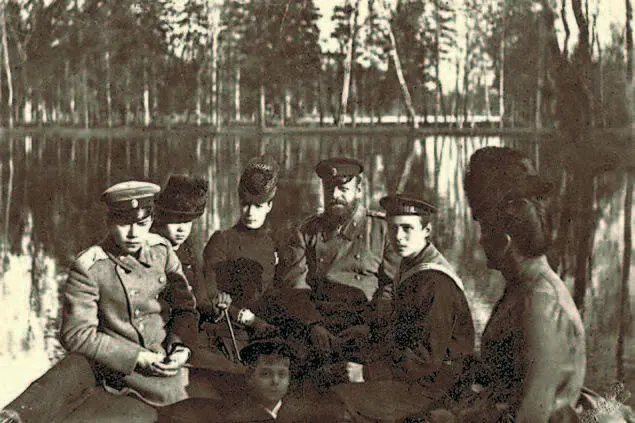 Александр III на прогулке с детьми в Гатчине 25 копеек 1890 г Мария - фото 17