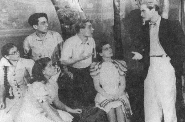 Воробьевы горы Киевский ТЮЗ 1948 Семь волшебников Свердловский ТЮЗ - фото 53