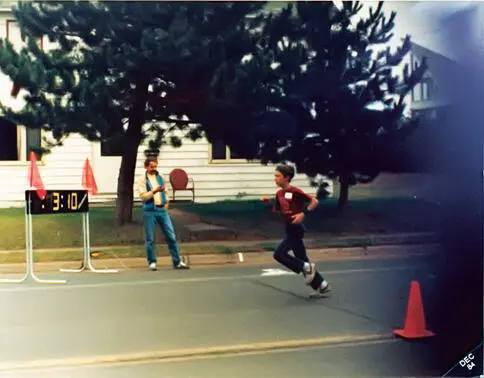 1984 Я финишировал не выиграл в мильном забеге Park Point Kids Mile на - фото 3