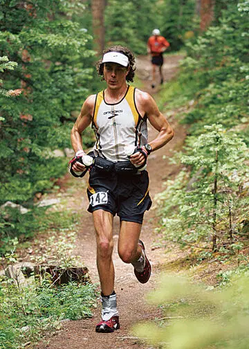 На забеге Hardrock 100 маршрут включает совокупный набор высоты 10 км и - фото 20