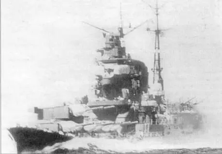 Чикума на практических стрельбах 1941 г Все четыре башни главного калибра - фото 122