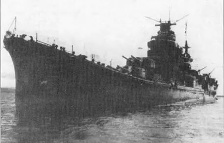 Крейсер Начи на икорной стоянке в Макасарском заливе Индонезия 6 марта 1942 - фото 67