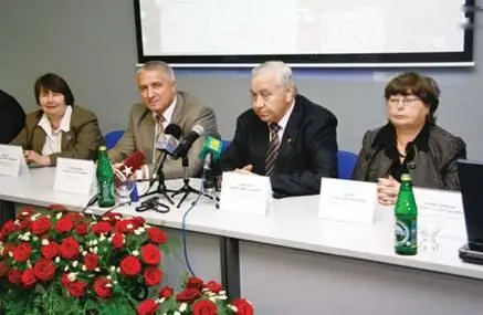 Слева направо НМ Миль МЗ Короткевич БН Слюсарь ЕМ Миль во время - фото 9