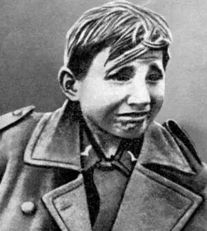 Так выглядели некоторые защитники Берлина весной 1945 г Признавая недостатки в - фото 97