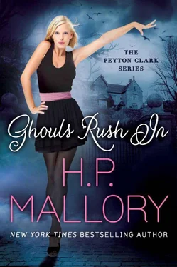 H. Mallory Ghouls Rush In обложка книги